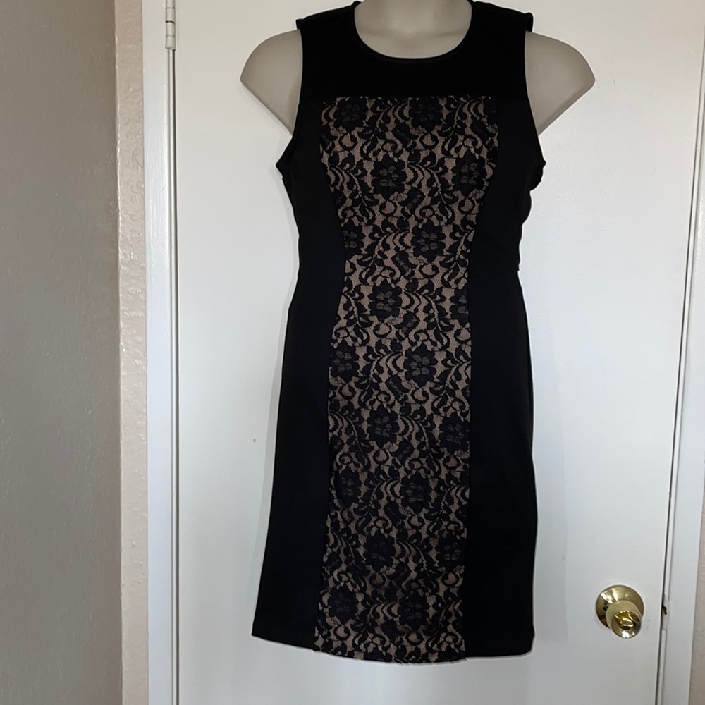 BCBGMAXAZRIA. Black geometric lace dress